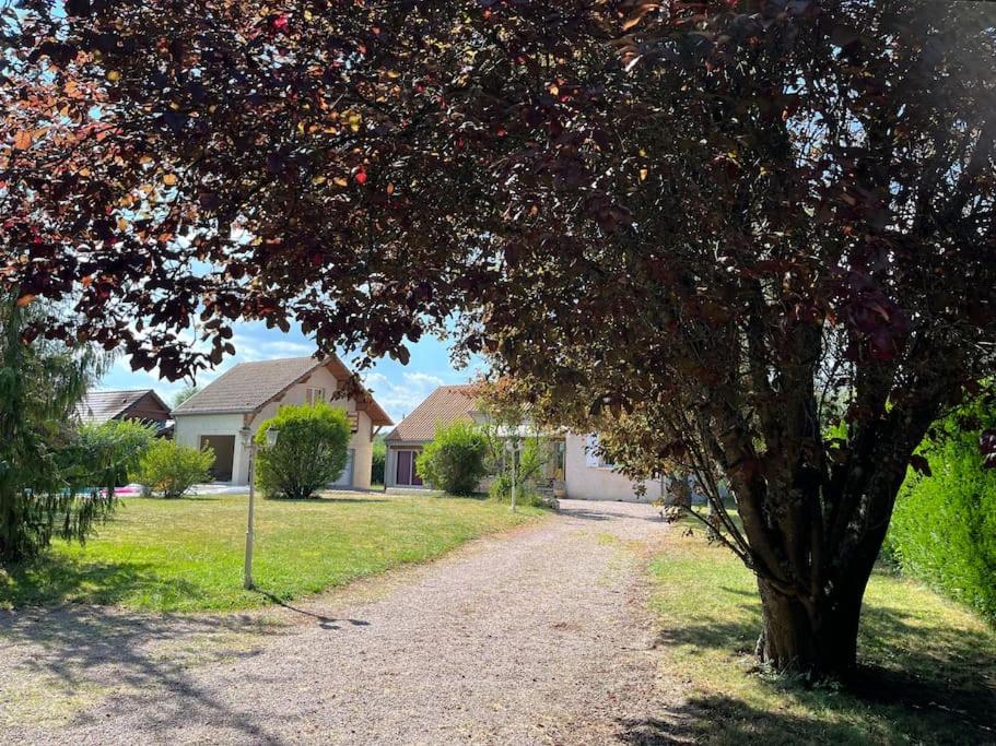 Magnifique maison 4 chambres avec piscine - Housity