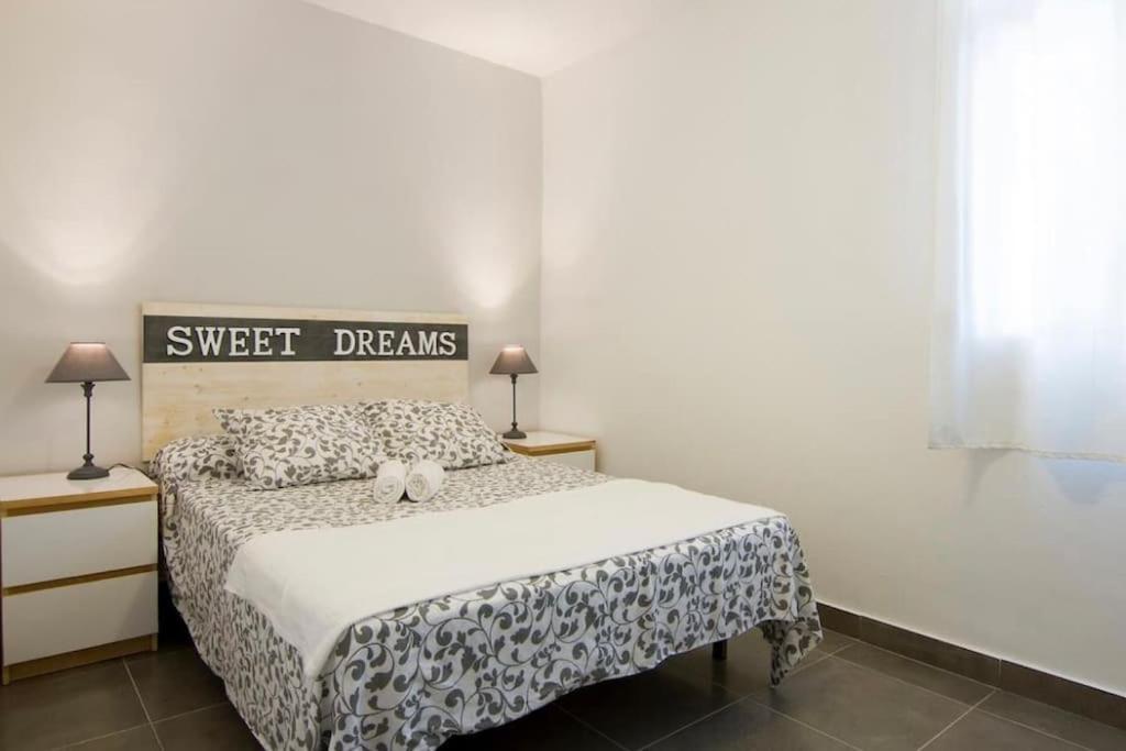 Cute tiny flat near the beach and city center - Housity