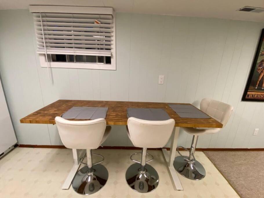 Newly renovated 3 bedroom, 2 bathroom house - Housity