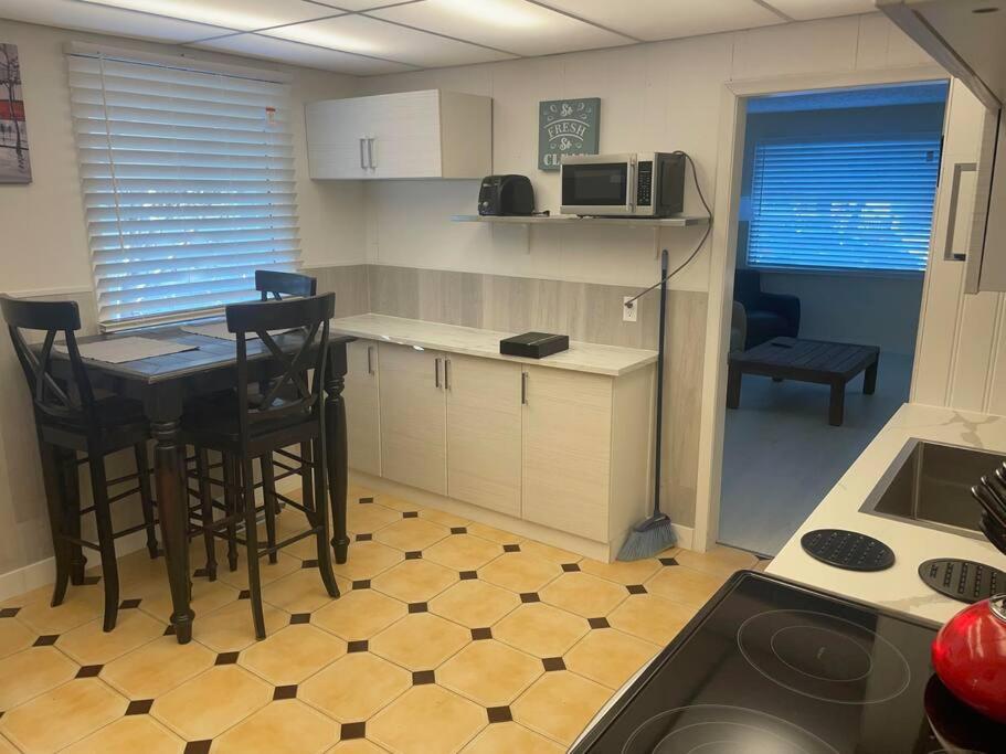 Newly renovated 3 bedroom, 2 bathroom house - Housity