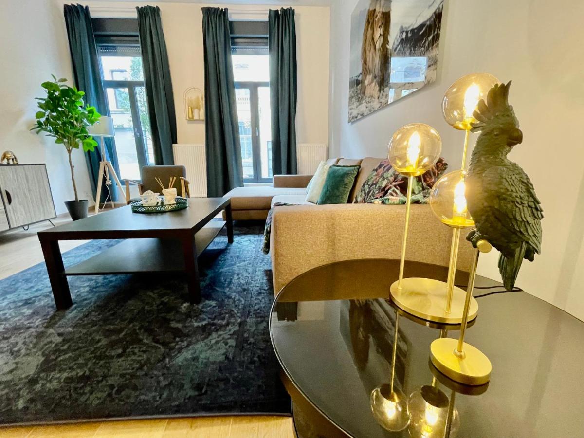 OneLuxStay near Fashion District - Housity