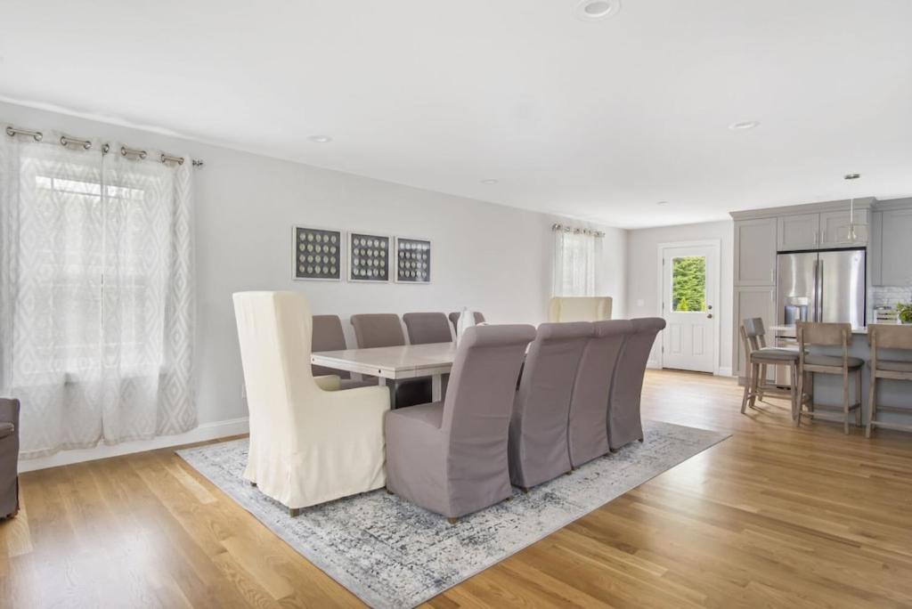 Walk To Beach 2 Miles from Downtown Newport Great For Families Central AC - Housity