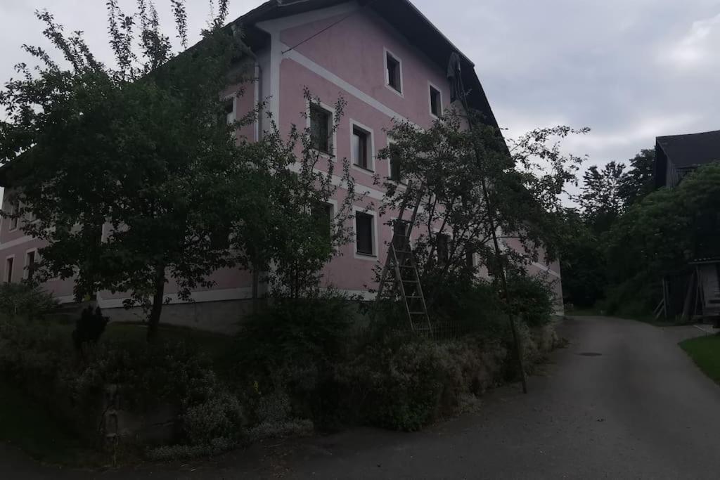 Schöne Wohnung am Bauernhof - Housity