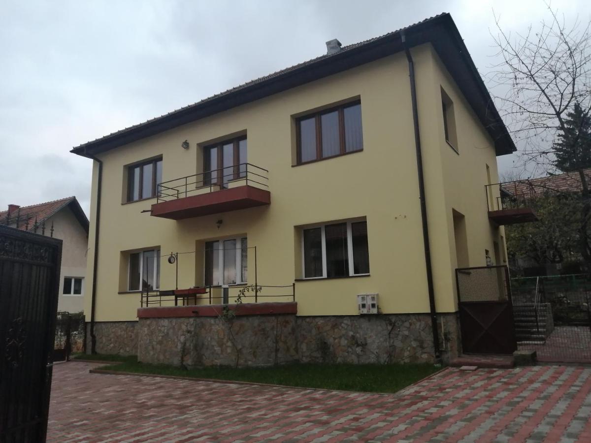 Barok Apartments - Housity