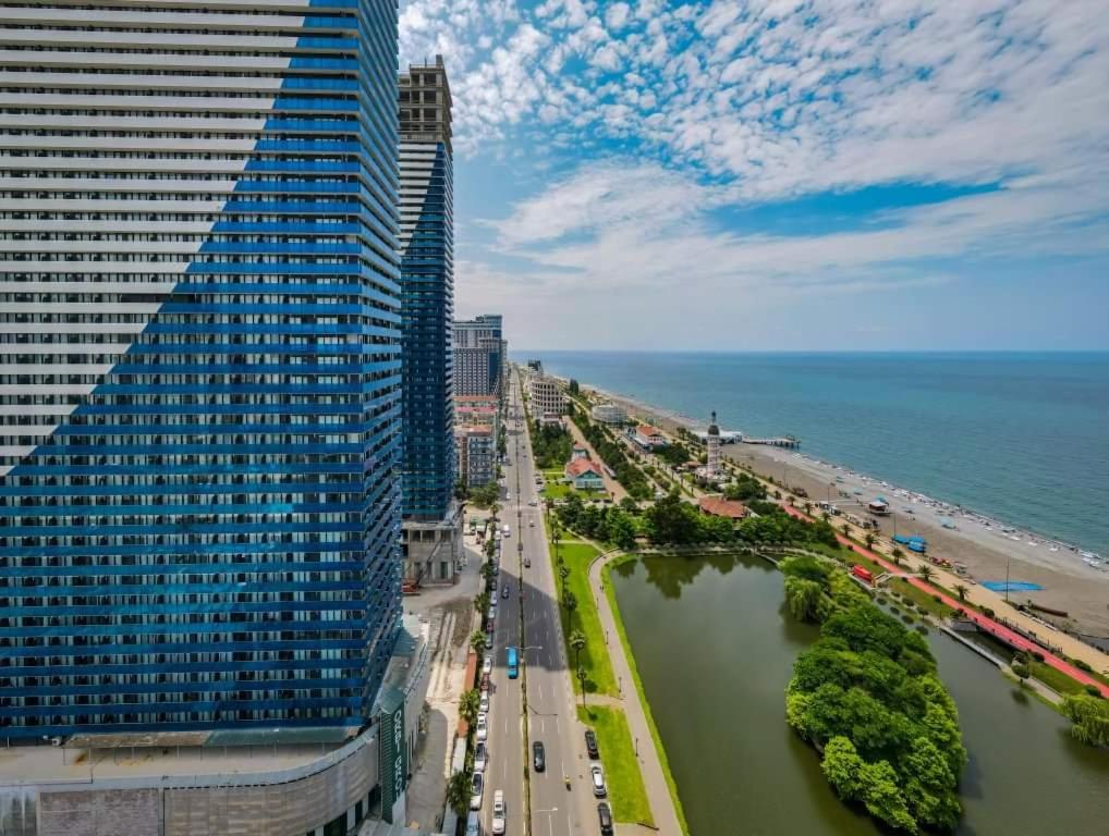 Suitetrails - Orbi city apartment
