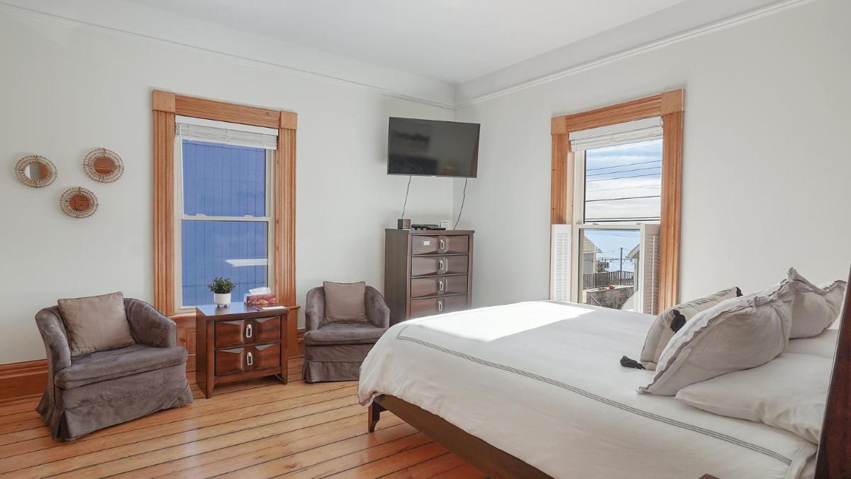 Sail Inn Lunenburg - Housity