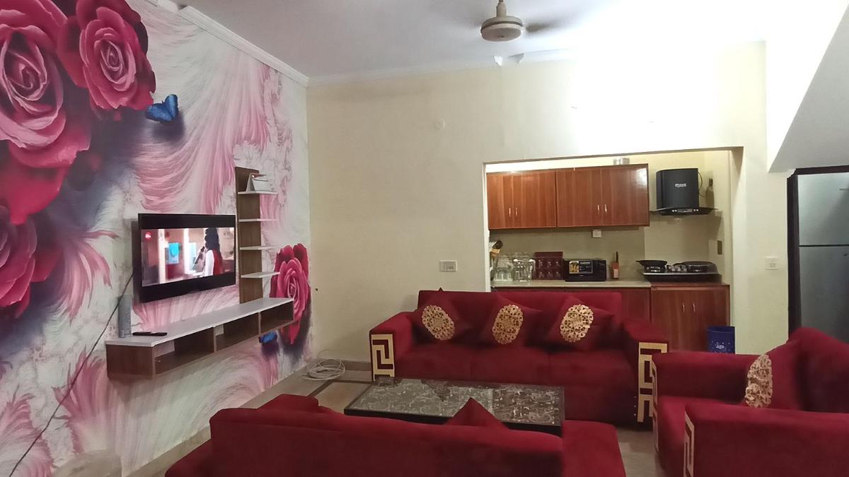 6 Bedrooms Luxury House for Families - Housity