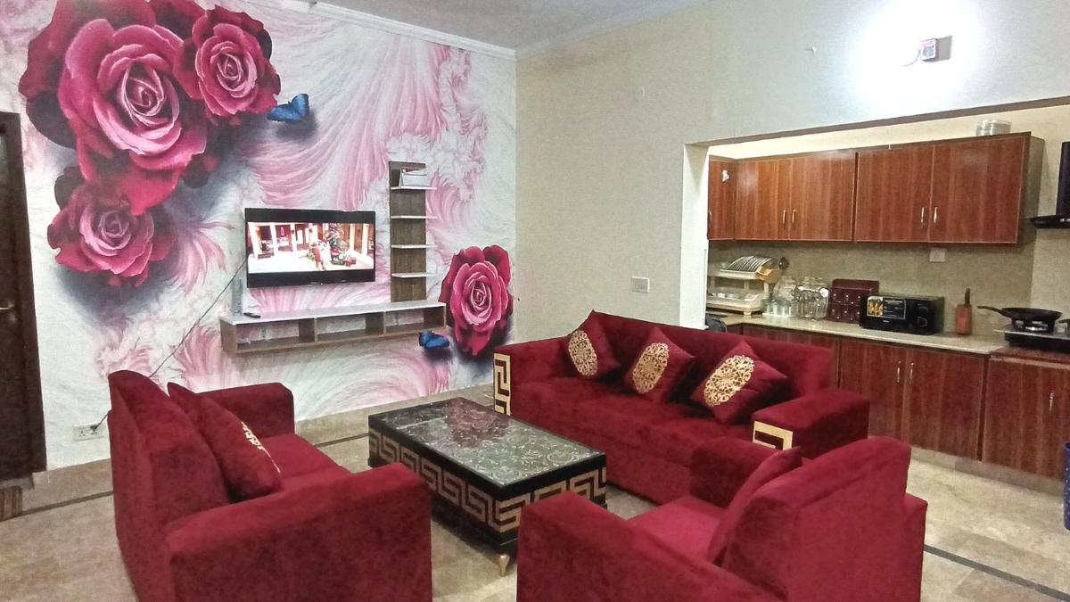Suitetrails - 6 Bedrooms Luxury House for Families
