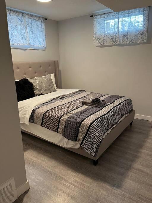 Cozy & Comfortable 2-Bedroom Suite - Housity