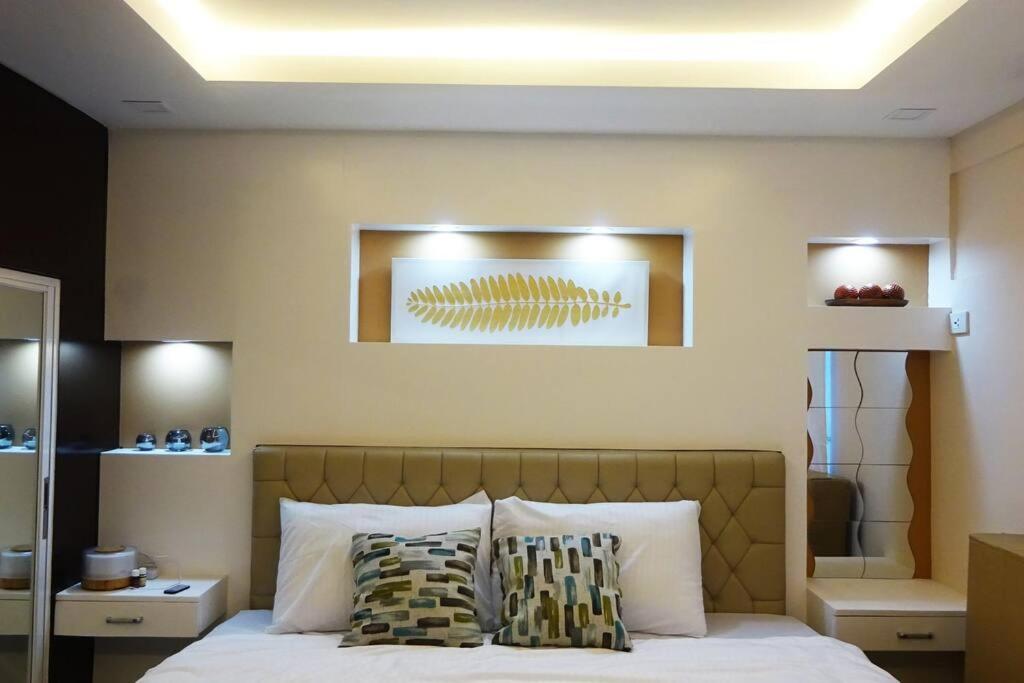 Italian Inspired Tropical-Themed Studio Condo - Housity