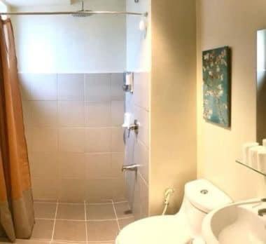 Spacious 2BR Centera Mandaluyong Condo Unit - Housity