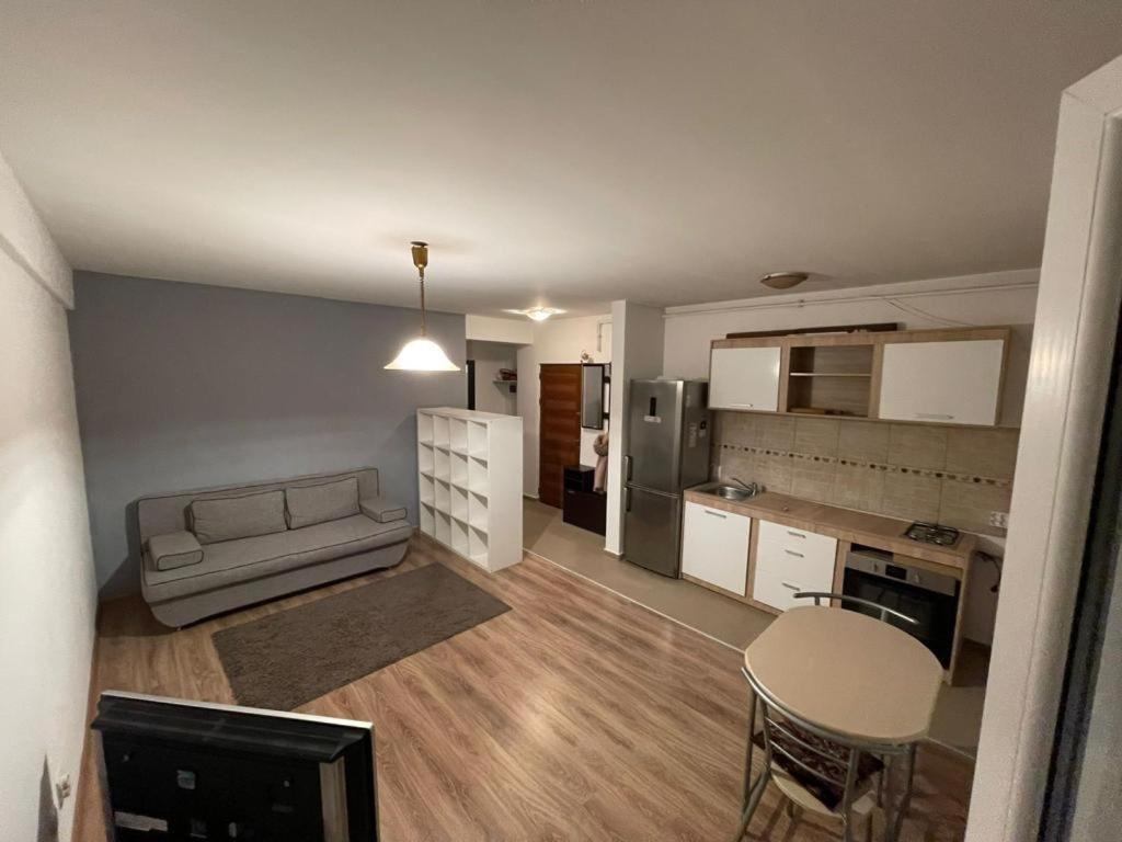 AmurguluiHouse - Housity