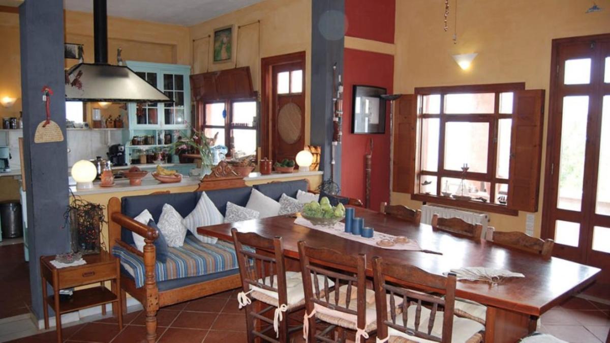 Suitetrails - Villa Rodialos