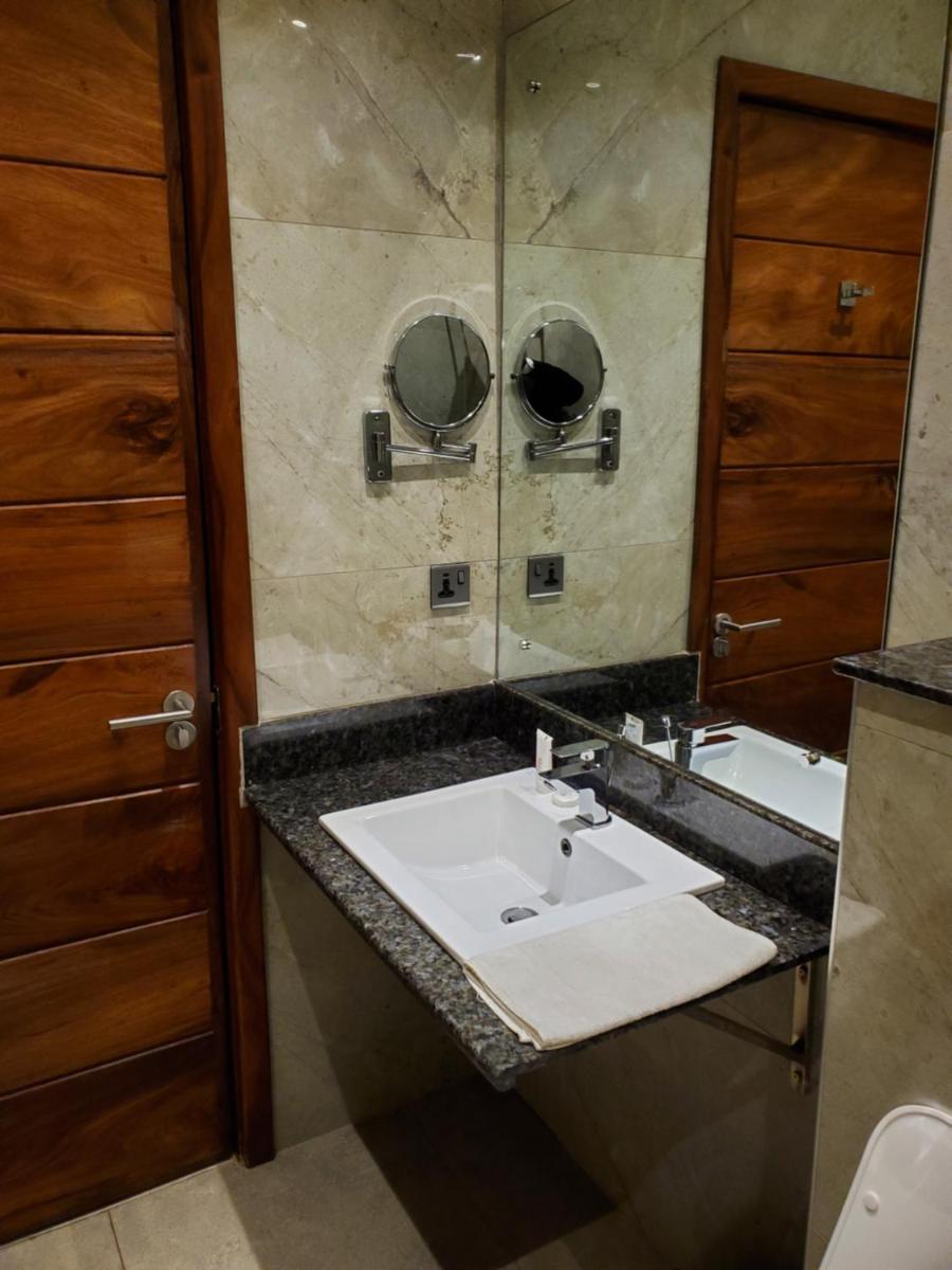 Suitetrails - Millennium Terrace Hotel
