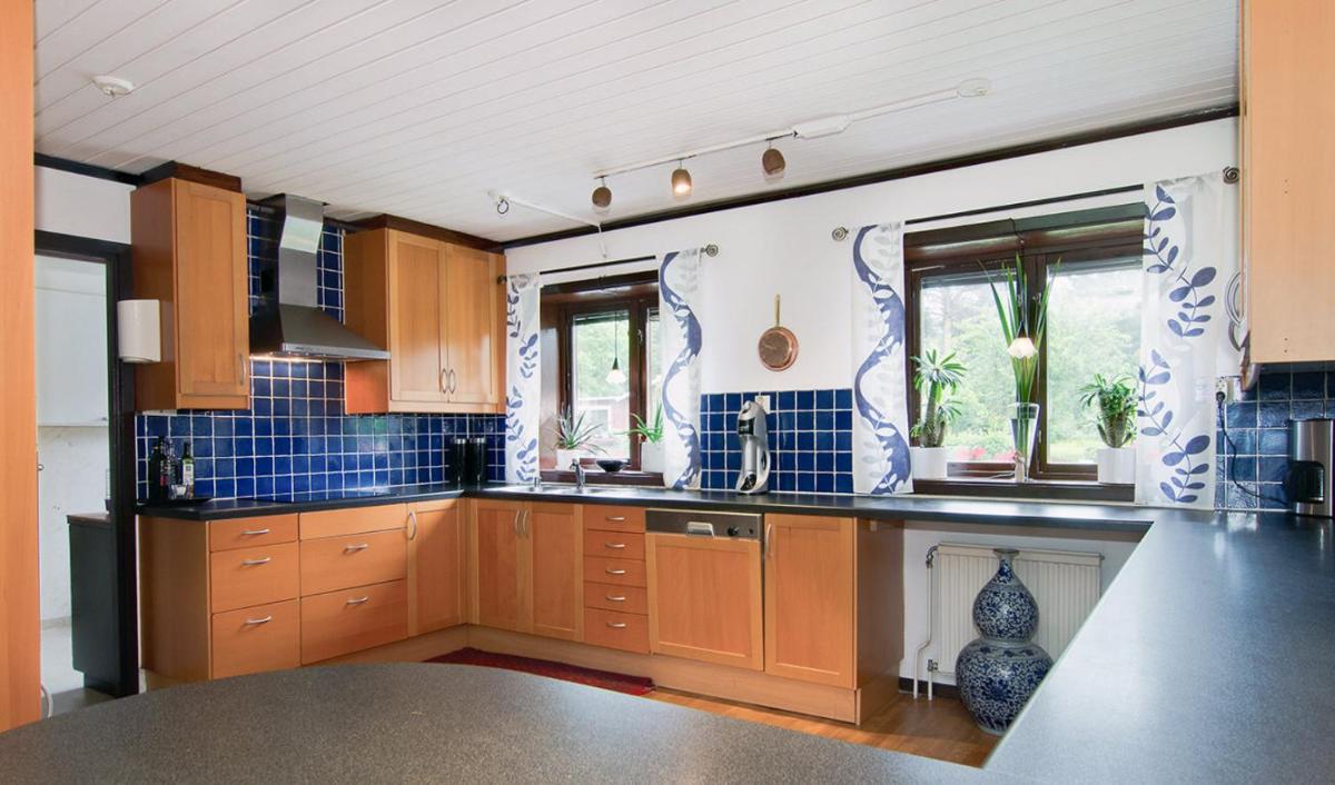 Private Room with No Windows in Shared House-5 - Housity
