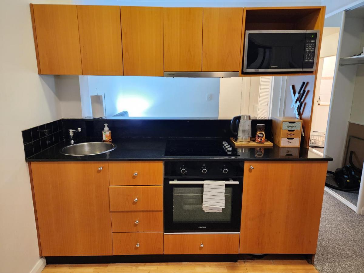 Lovely studio appt with poolgymsauna near Central station - Housity