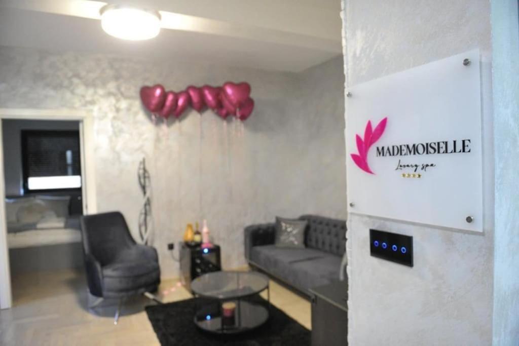 MADEMOISELLE LUXURY SPA - Housity