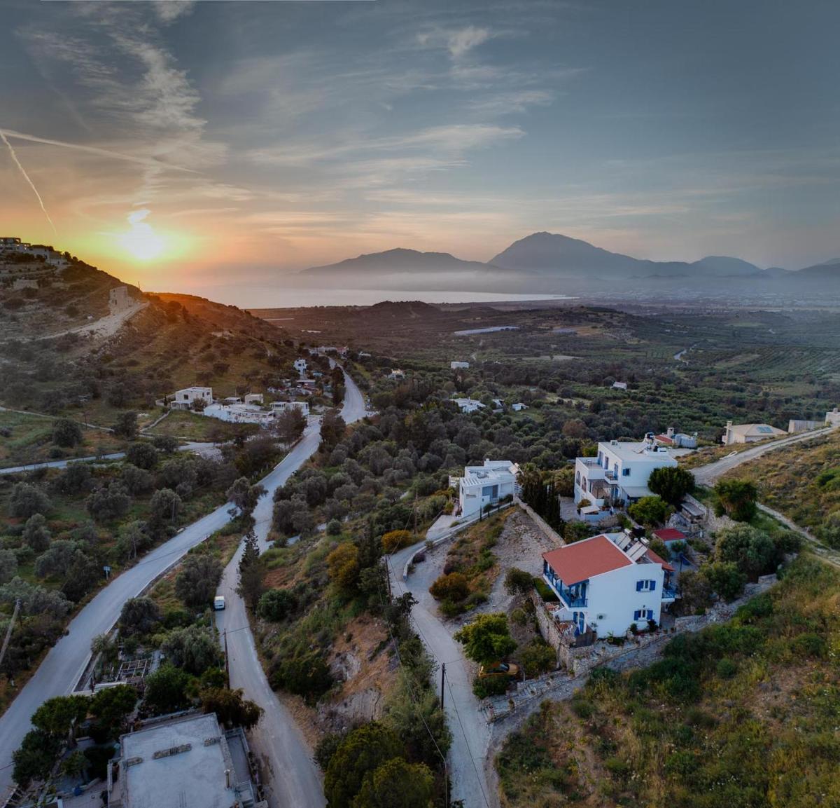 Plaka Apartments - Housity