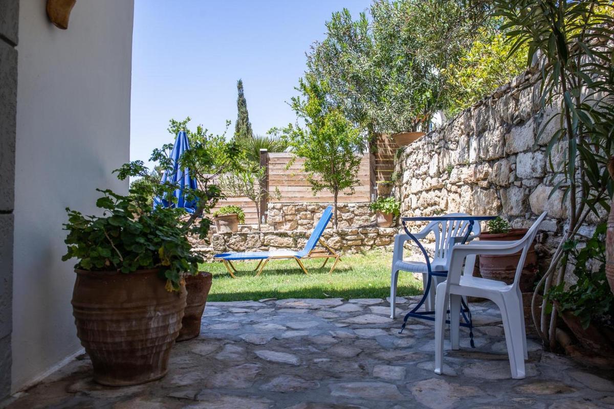 Plaka Apartments - Housity