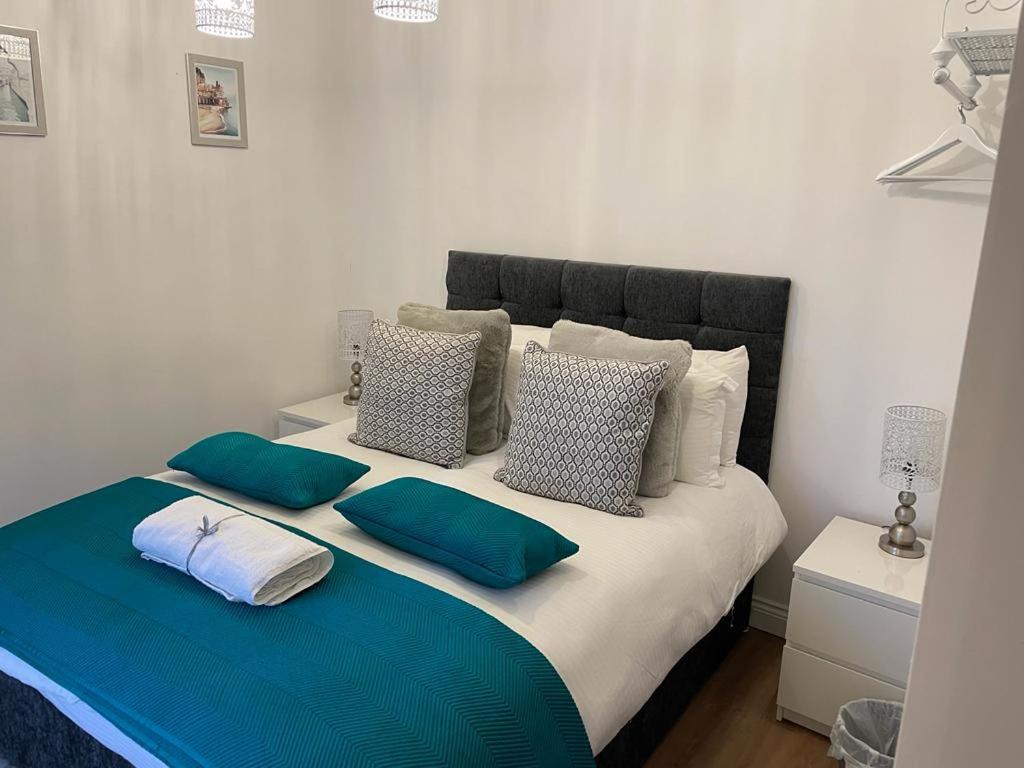 Redstones Cottage - Housity