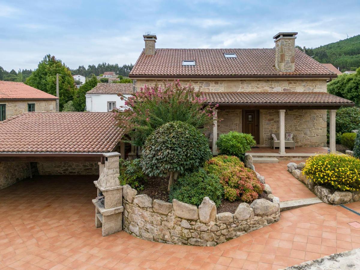 Lar de Arousa 1 - Housity