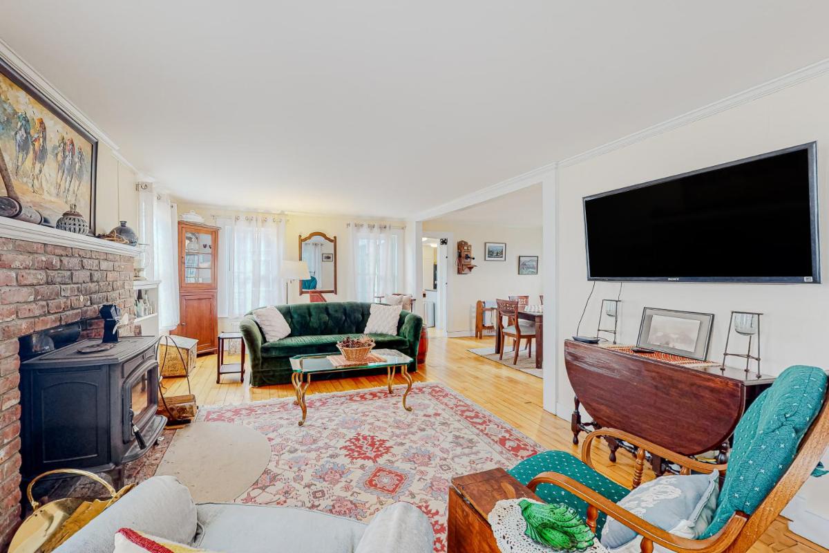 Hemlock Ridge Farm - Housity