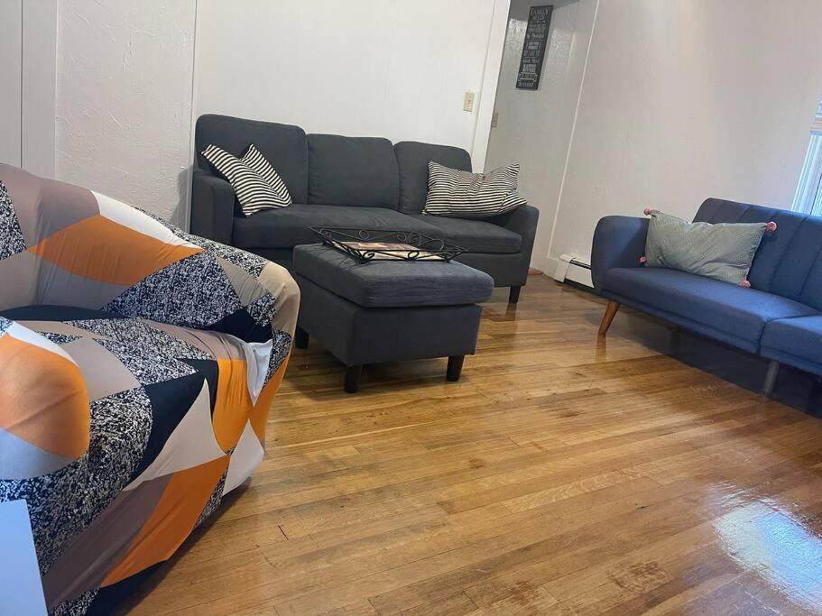 Three Bedroom Home! Large Backyard! - Housity