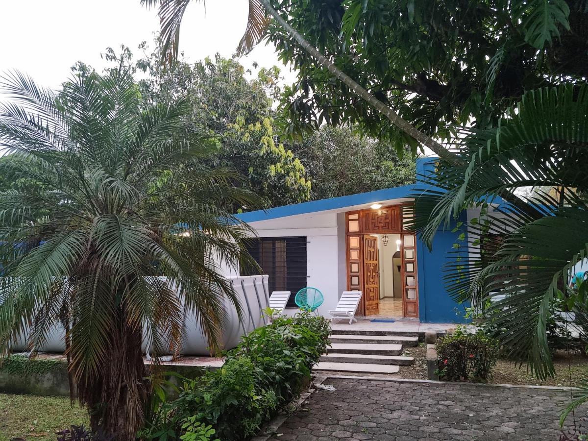 Casa con alberca amplio jardín - Housity