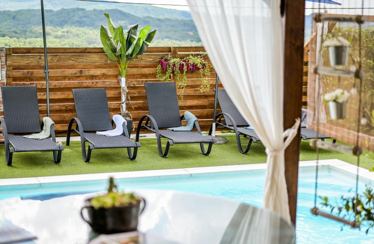Magical wellness hill house Milk and Honey - Housity