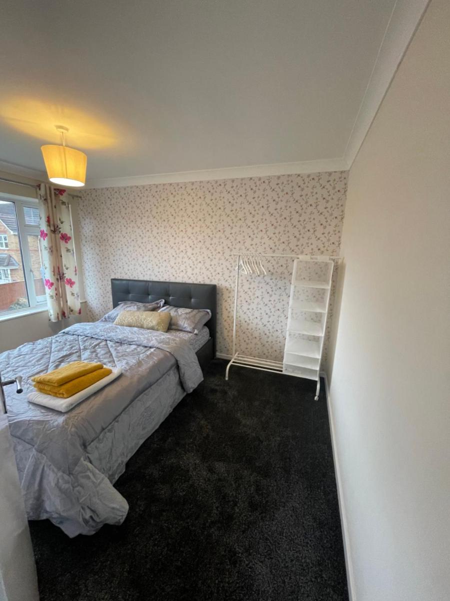 Spacious 3-BR house perfect for Weekend getaway - Housity