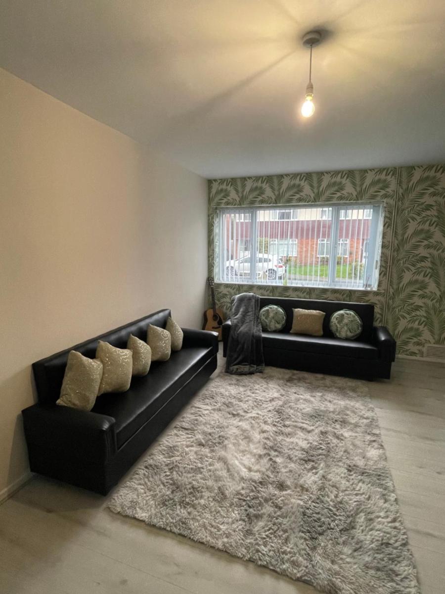 Spacious 3-BR house perfect for Weekend getaway - Housity
