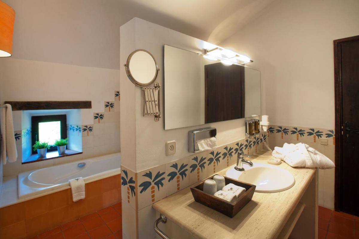Un baño de Mas Falgarona Hotel Boutique & SPA