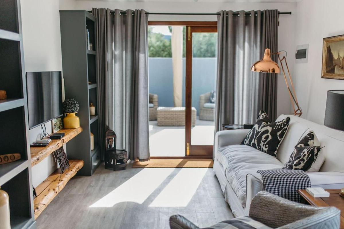 Apartment on 42 Bourke Street - Housity