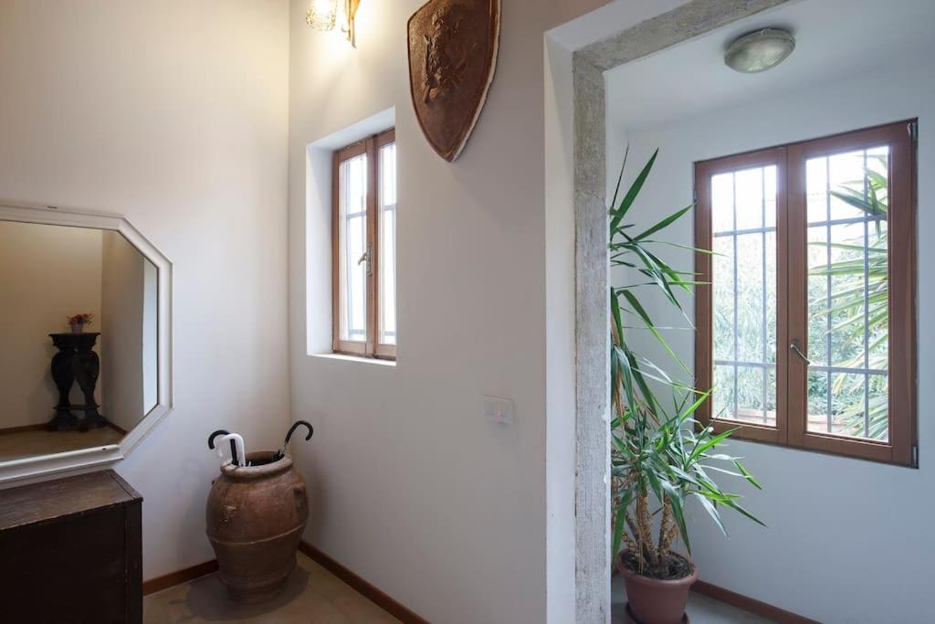 Bauhaus Venice Apartment - Housity