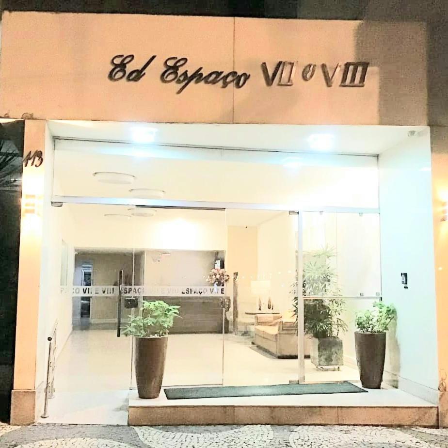 Flat Praia de Icaraí, 2 qts, 1vaga garagem e piscina - Housity