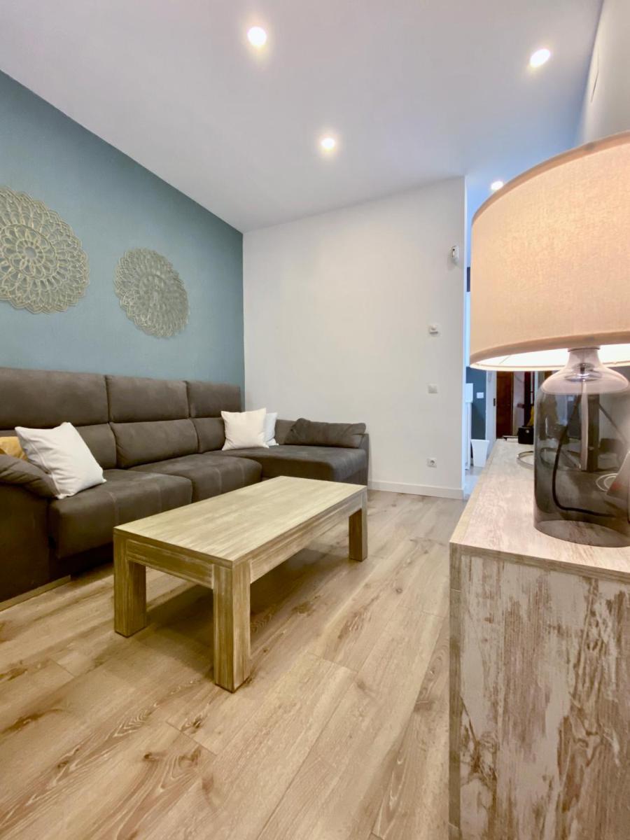 Charming La Latina Market - Housity