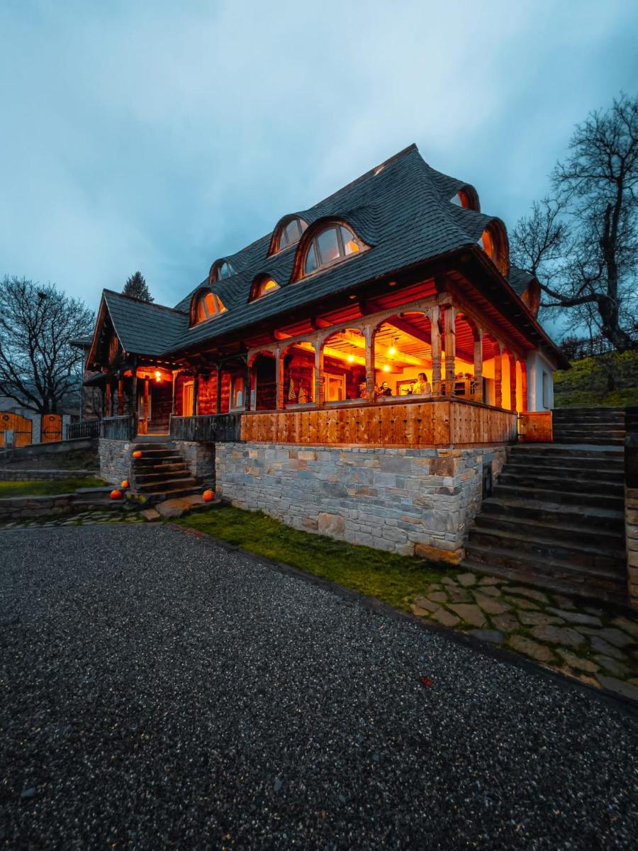 Poieni 39 - Housity