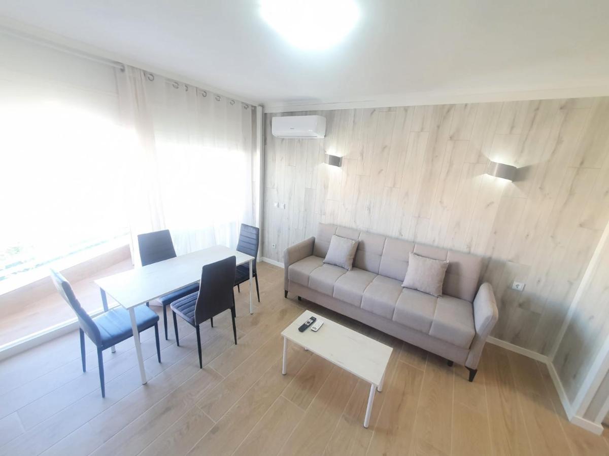 Salou apartamento familiar / piscina / zona tranquila - Housity