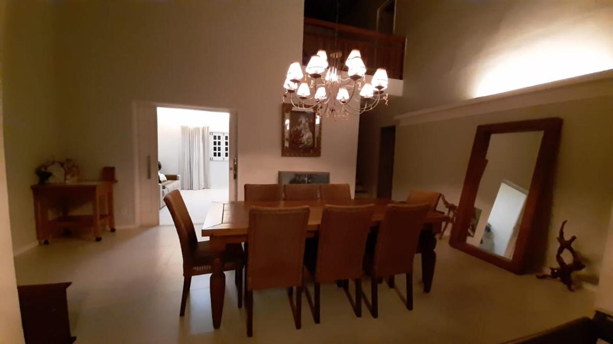 Ampla Casa de Veraneio - Housity