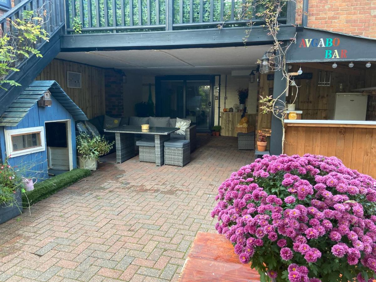 Willow Tree Apartment - Housity
