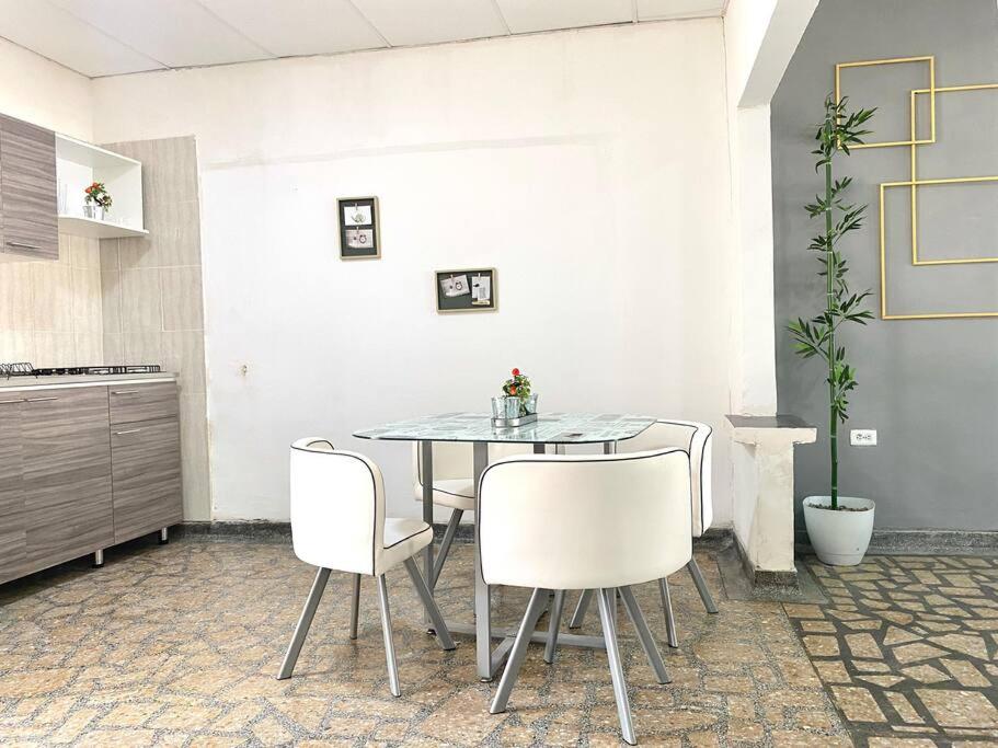 Apto #6 hermoso y amplio - Housity