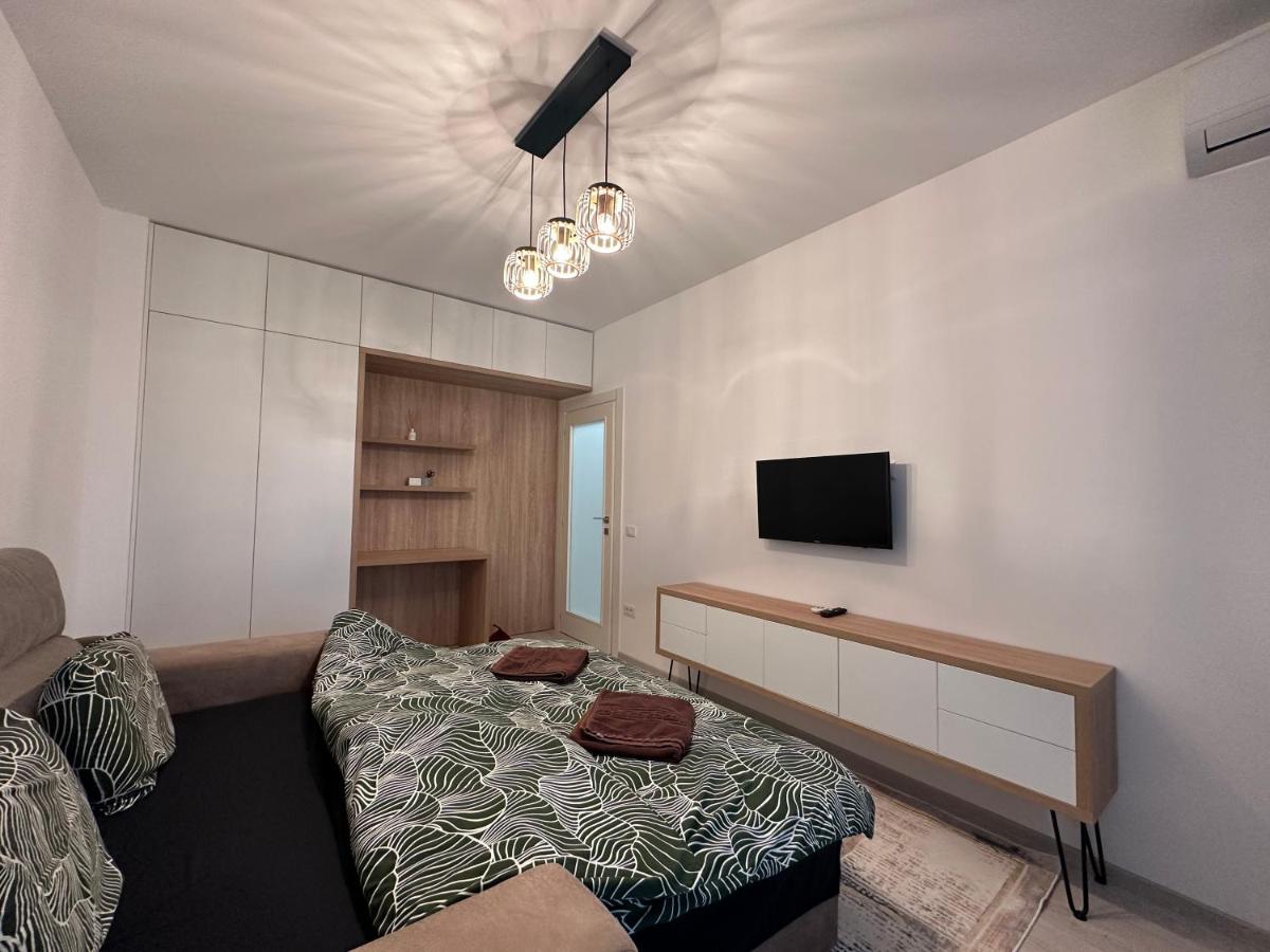 Daybreak Mood / a fancy place - Housity