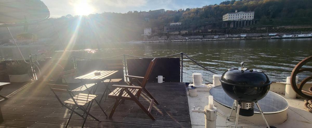 Appartement dans Péniche atypique et idyllique à Confluence - Housity