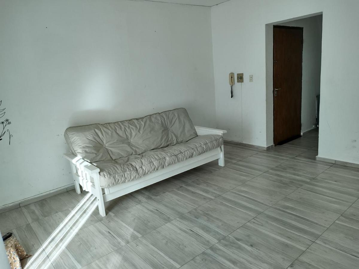 Renovado dpto Los Nietos - Housity
