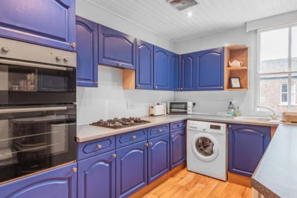 Lovely spacious home, 8mins walk to York Minster - Housity