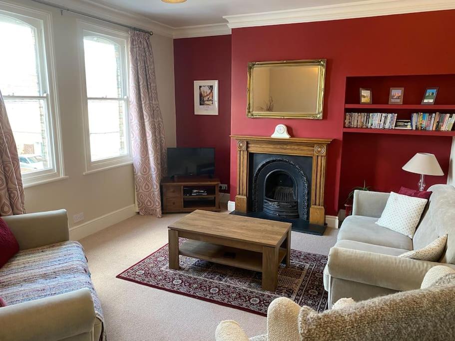 Lovely spacious home, 8mins walk to York Minster - Housity