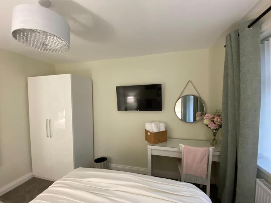 Wharfedale Lodge- Bungalow-3 Bed, 2 bath, Amazing! - Housity