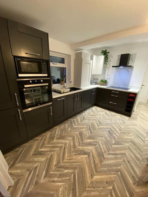 Wharfedale Lodge- Bungalow-3 Bed, 2 bath, Amazing! - Housity