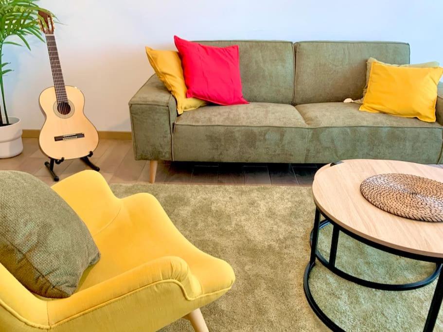 Lumineux et cosy, avec parking, 2 mn gare, 2mn Muse, 5mn centre - Housity