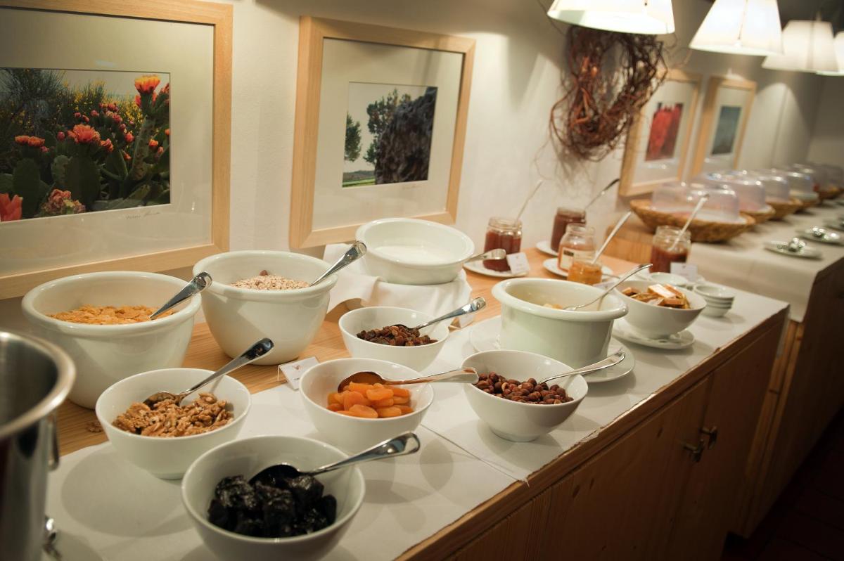 Comida en o cerca de este hotel
